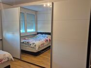KLEIDERSCHRANK TOP ZUSTAND - Zürich