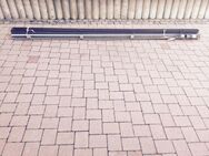 Außenlamellenrollo mit Motor, dunkelbraun H: 2,20 m, T: 3,50 m - Baunatal Zentrum