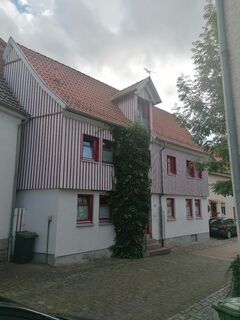 Gepflegtes Stadthaus innerhalb der historischen Stadtmauer