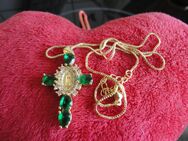 Kette mit Kreutz Anhänger mit grünen Steinen Modeschmuck 46cm lang - Witzenhausen
